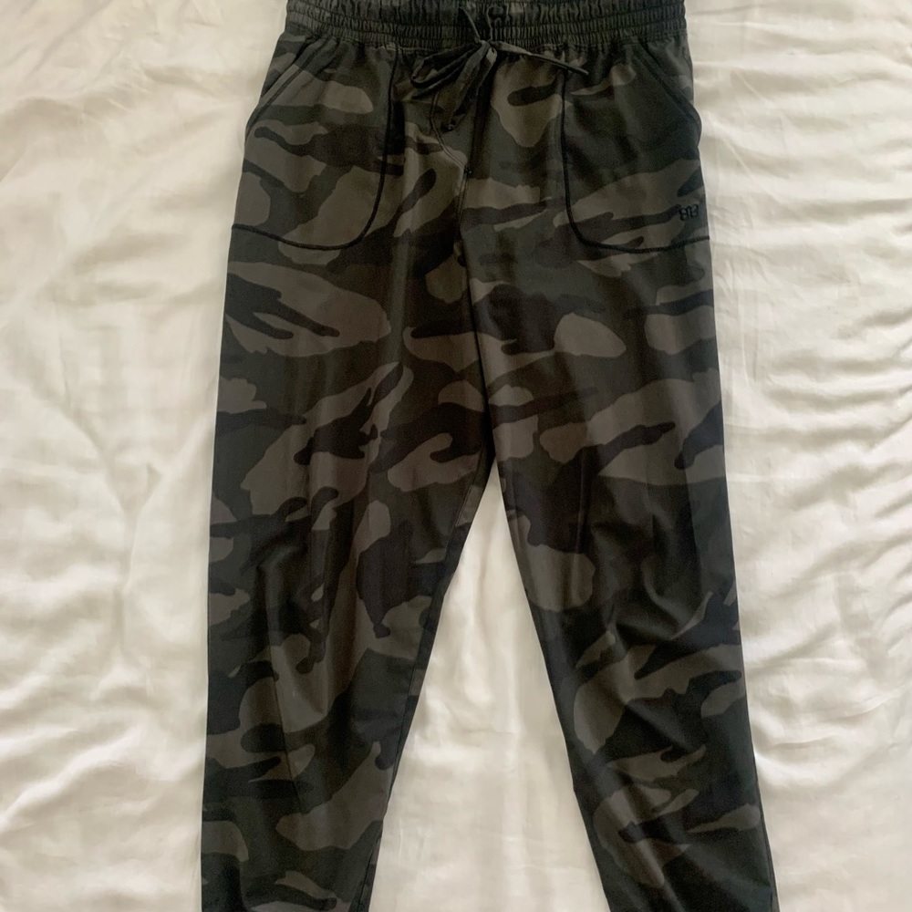 Albion Camo Destination Joggers